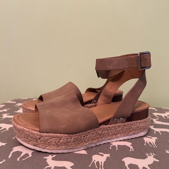 Soda Tan Wedge Sandals with Buckle Closure - Picture 1 of 3
